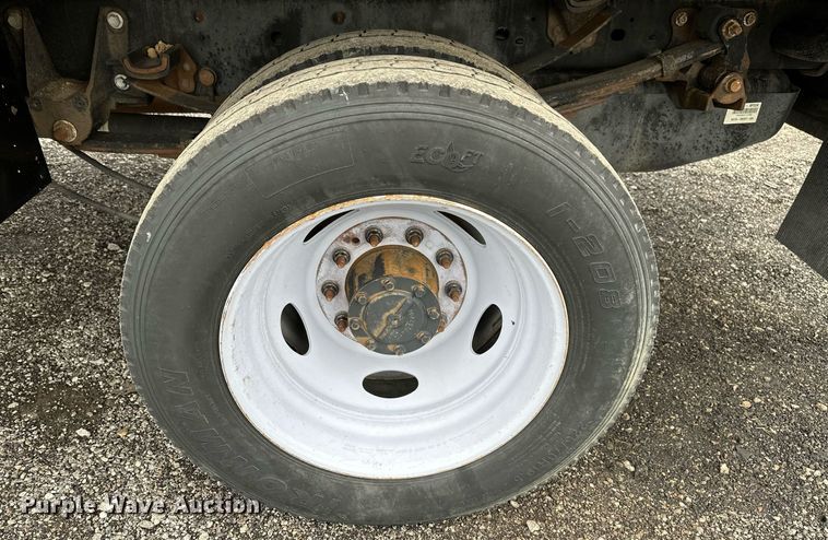 image for item KH9663 2017 Ford F450 XL  SuperCab flatbed truck