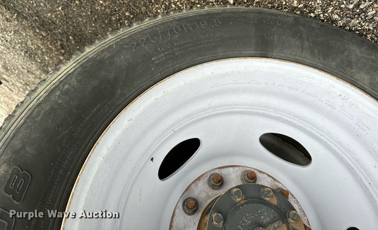 image for item KH9663 2017 Ford F450 XL  SuperCab flatbed truck