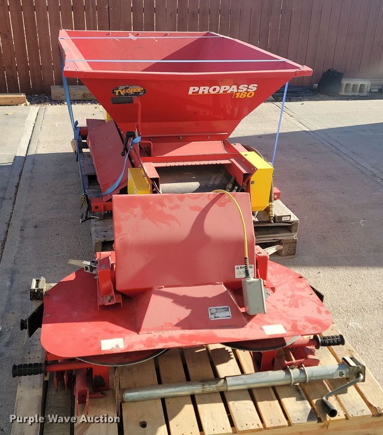 image for item KT9965 Ty-Crop Pro-Pass 180  top dresser spreader