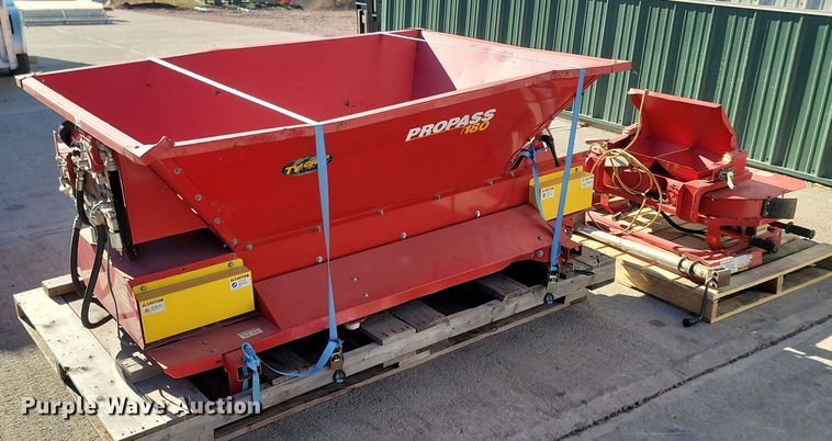 image for item KT9965 Ty-Crop Pro-Pass 180  top dresser spreader