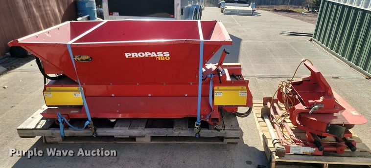 image for item KT9965 Ty-Crop Pro-Pass 180  top dresser spreader