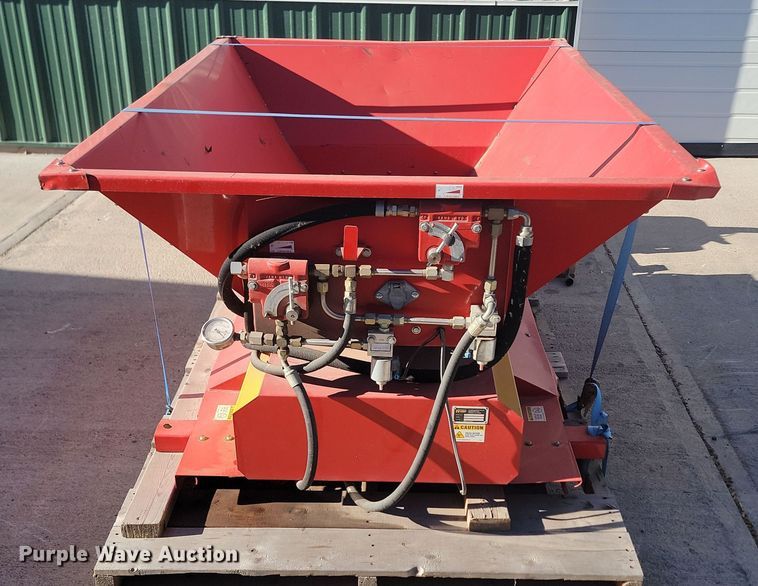 image for item KT9965 Ty-Crop Pro-Pass 180  top dresser spreader