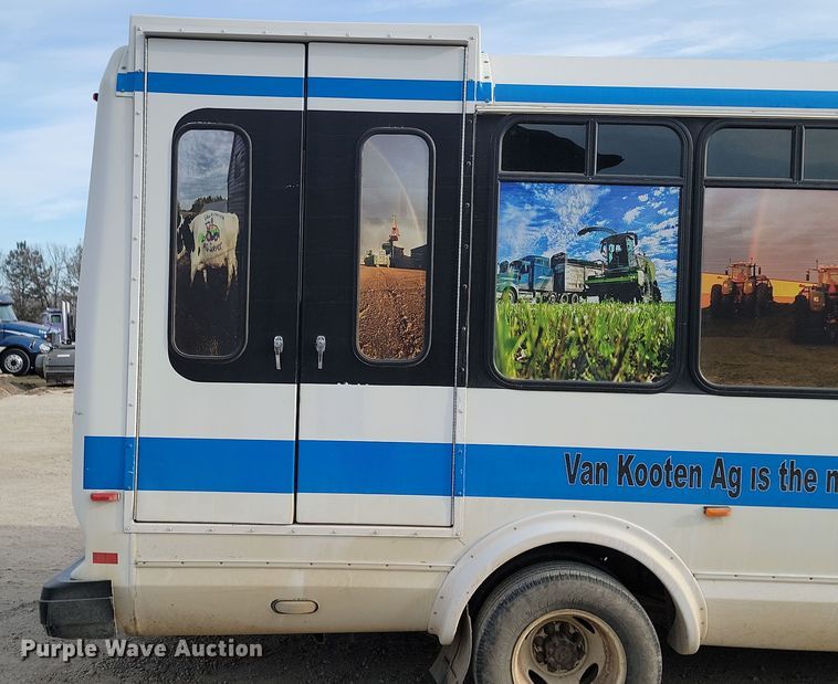 image for item KU9009 2010 Ford E450 El Dorado  shuttle bus