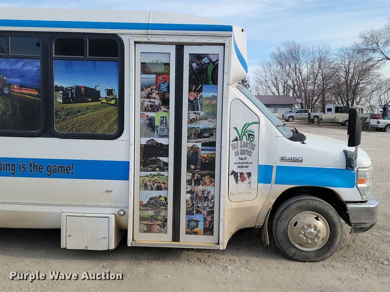 image for item KU9009 2010 Ford E450 El Dorado  shuttle bus