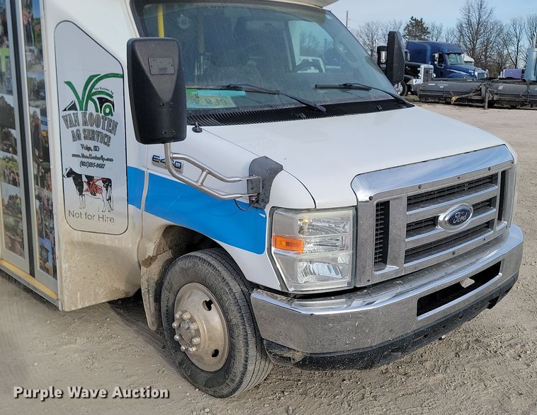 image for item KU9009 2010 Ford E450 El Dorado  shuttle bus