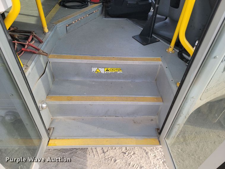 image for item KU9009 2010 Ford E450 El Dorado  shuttle bus