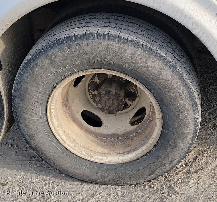 image for item KU9009 2010 Ford E450 El Dorado  shuttle bus