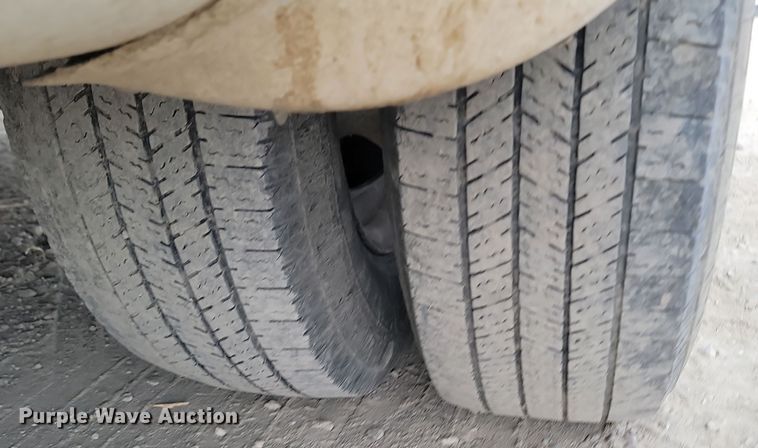 image for item KU9009 2010 Ford E450 El Dorado  shuttle bus