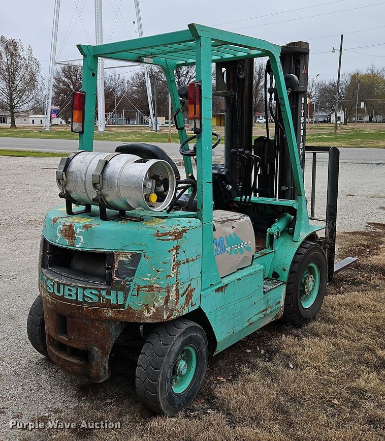 image for item LB9649 Mitsubishi FG20 forklift