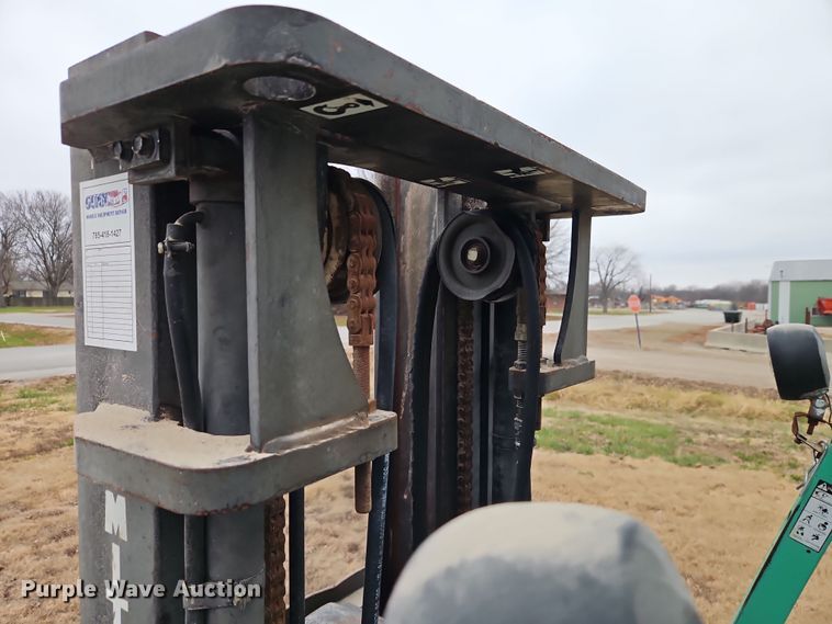 image for item LB9649 Mitsubishi FG20 forklift