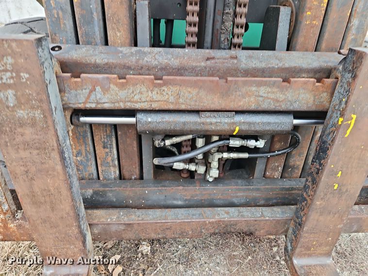 image for item LB9649 Mitsubishi FG20 forklift