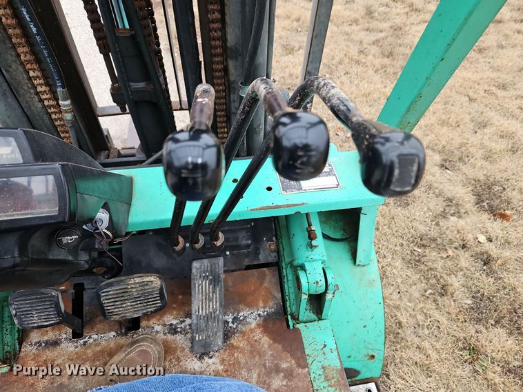 image for item LB9649 Mitsubishi FG20 forklift