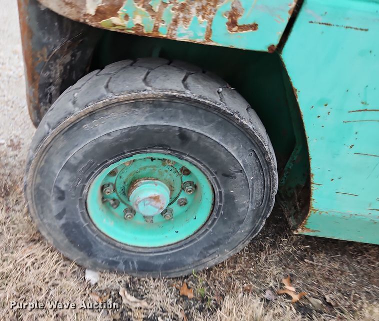 image for item LB9649 Mitsubishi FG20 forklift