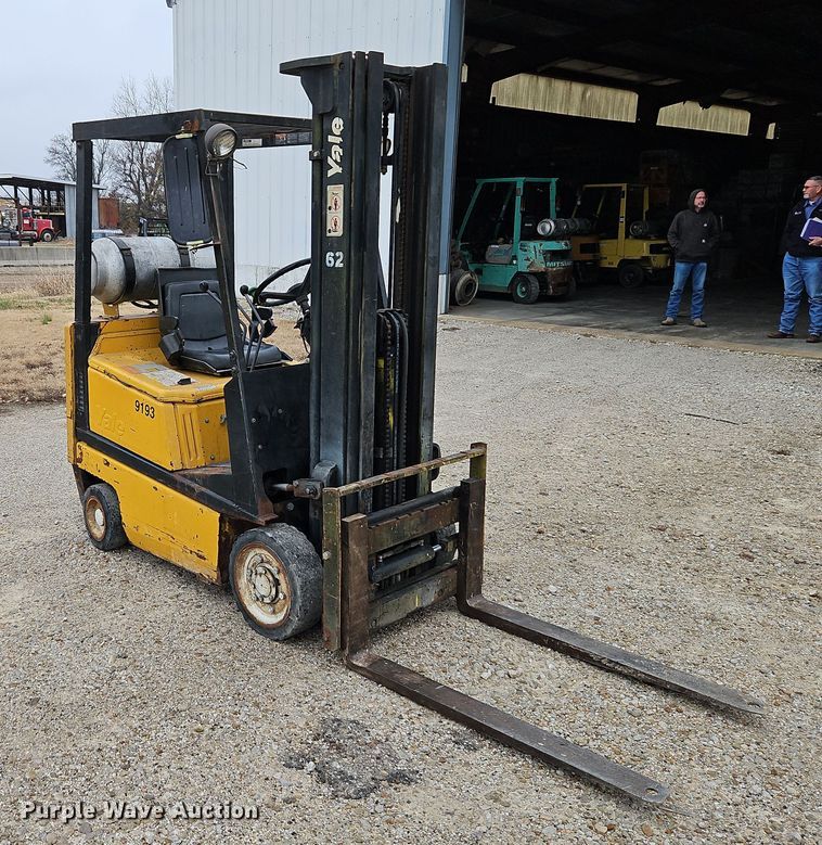 image for item LB9652 Yale GLC030CENUAE083 forklift