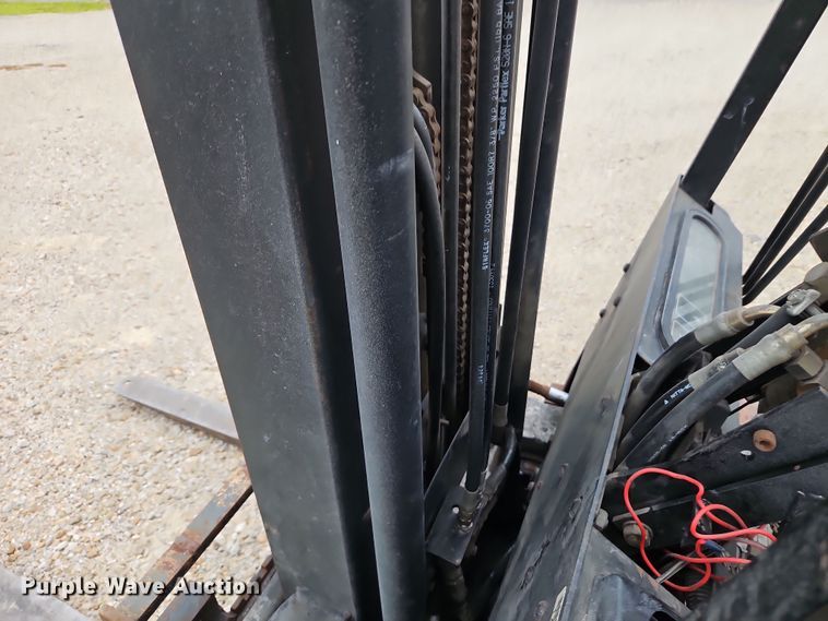 image for item LB9652 Yale GLC030CENUAE083 forklift