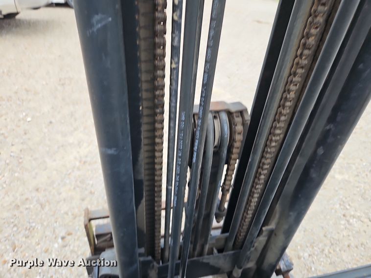 image for item LB9652 Yale GLC030CENUAE083 forklift