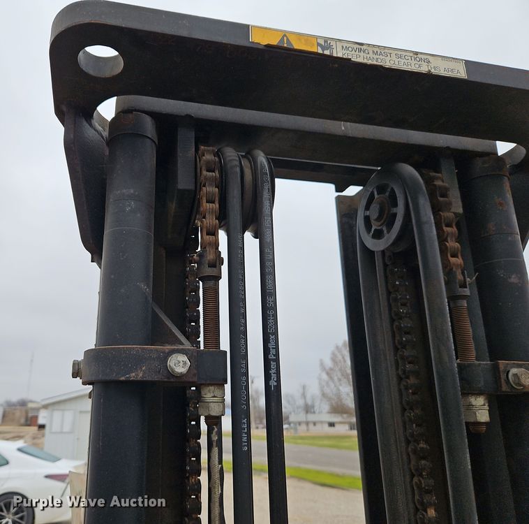 image for item LB9652 Yale GLC030CENUAE083 forklift