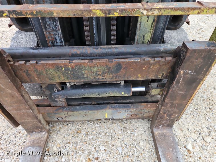 image for item LB9652 Yale GLC030CENUAE083 forklift