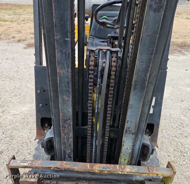 image for item LB9652 Yale GLC030CENUAE083 forklift