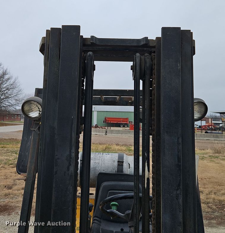image for item LB9652 Yale GLC030CENUAE083 forklift
