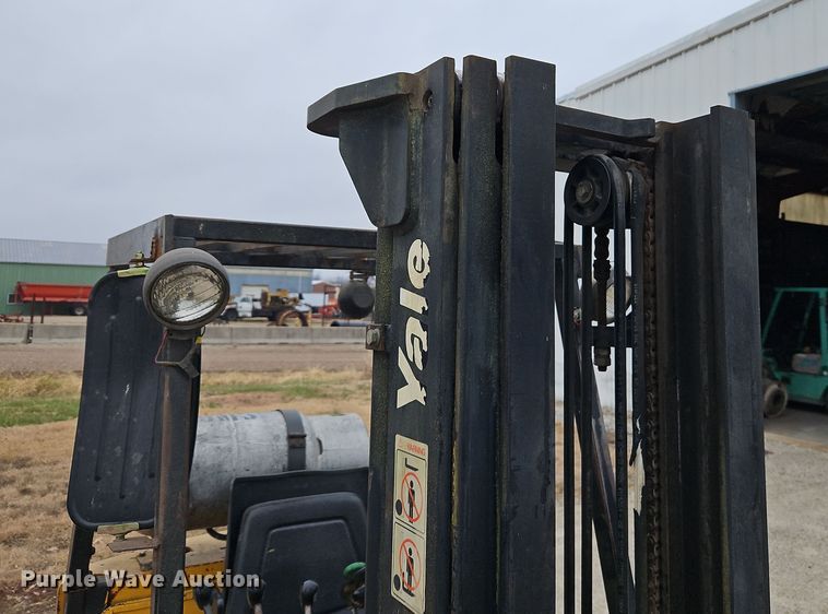 image for item LB9652 Yale GLC030CENUAE083 forklift