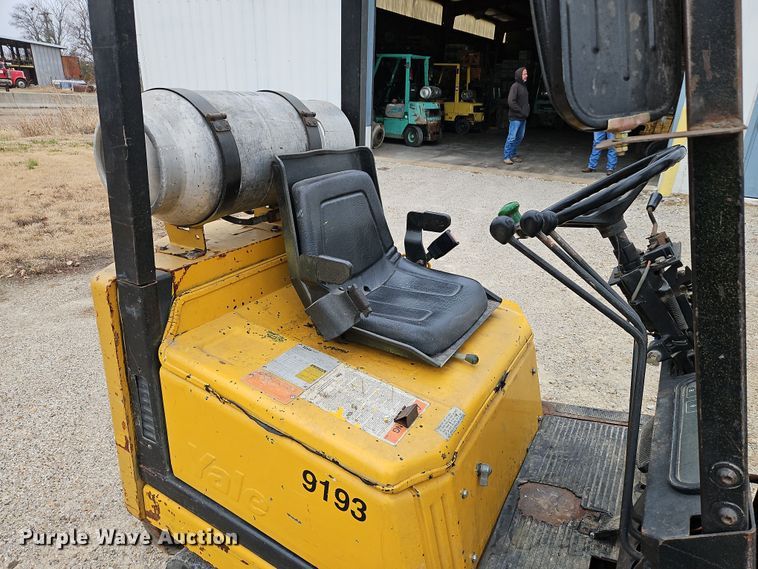 image for item LB9652 Yale GLC030CENUAE083 forklift