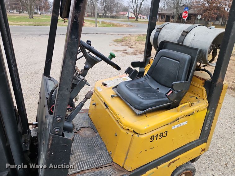 image for item LB9652 Yale GLC030CENUAE083 forklift