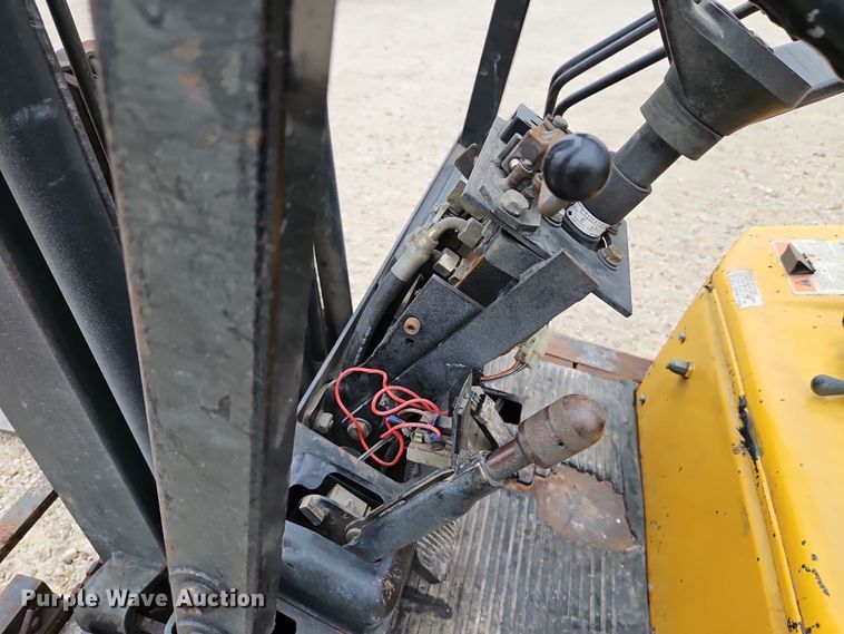 image for item LB9652 Yale GLC030CENUAE083 forklift