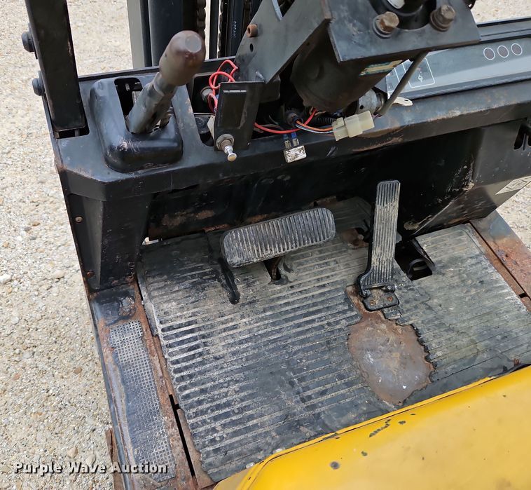 image for item LB9652 Yale GLC030CENUAE083 forklift