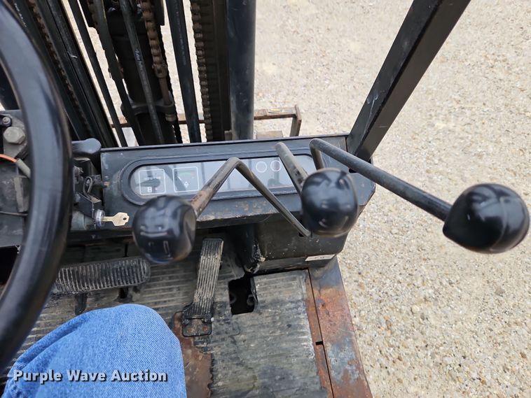 image for item LB9652 Yale GLC030CENUAE083 forklift