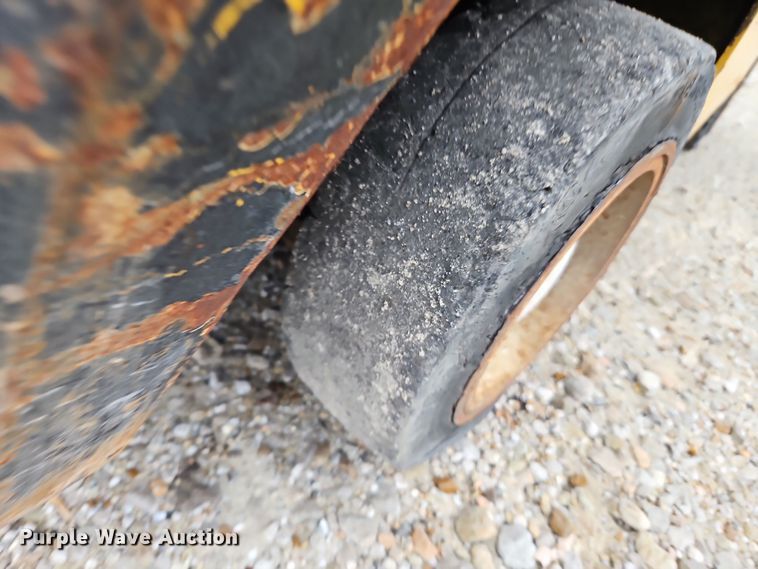 image for item LB9652 Yale GLC030CENUAE083 forklift