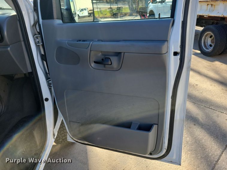 image for item LC9306 2008 Ford E350  van