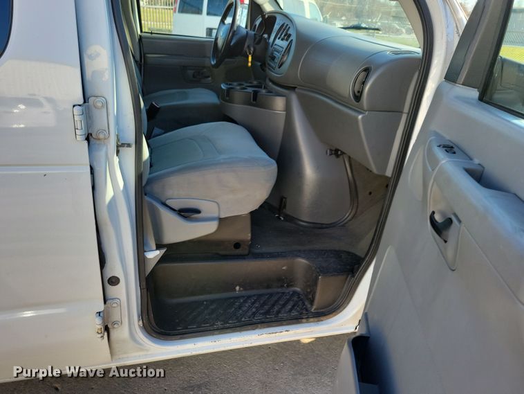 image for item LC9306 2008 Ford E350  van
