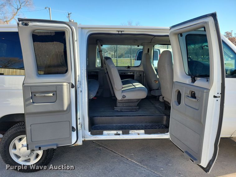 image for item LC9306 2008 Ford E350  van