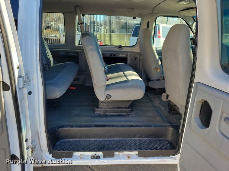 image for item LC9306 2008 Ford E350  van