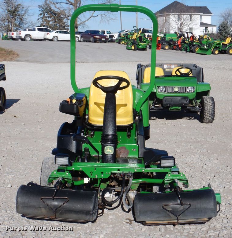 image for item LC9382 2007 John Deere 2500E Hybrid  greens mower
