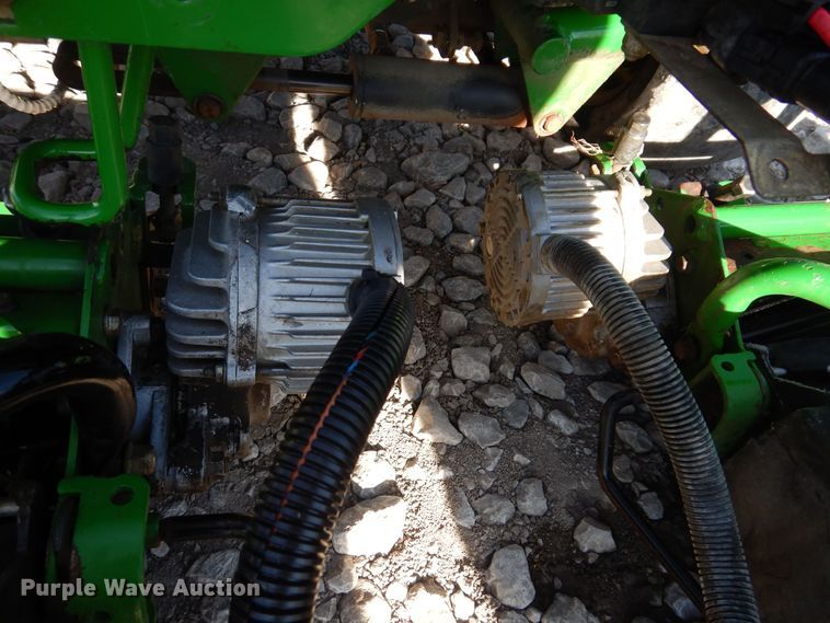 image for item LC9382 2007 John Deere 2500E Hybrid  greens mower