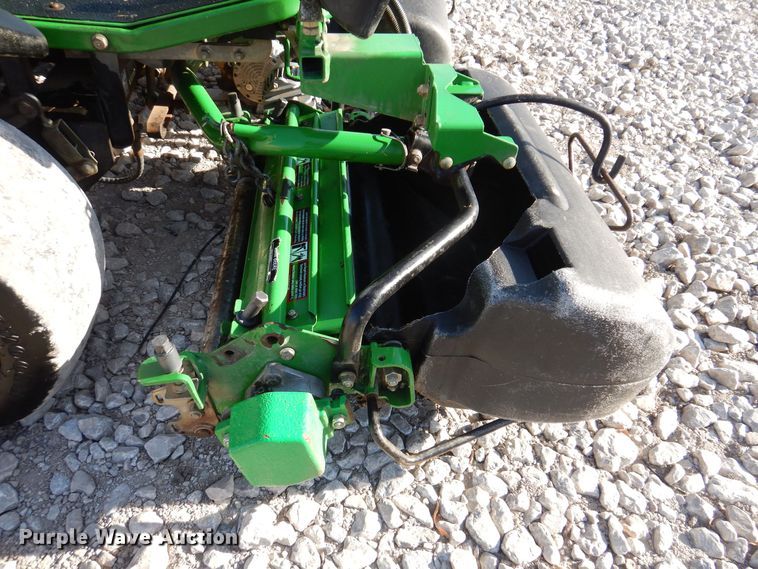 image for item LC9382 2007 John Deere 2500E Hybrid  greens mower