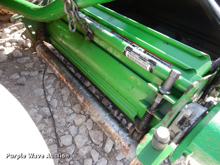 image for item LC9382 2007 John Deere 2500E Hybrid  greens mower