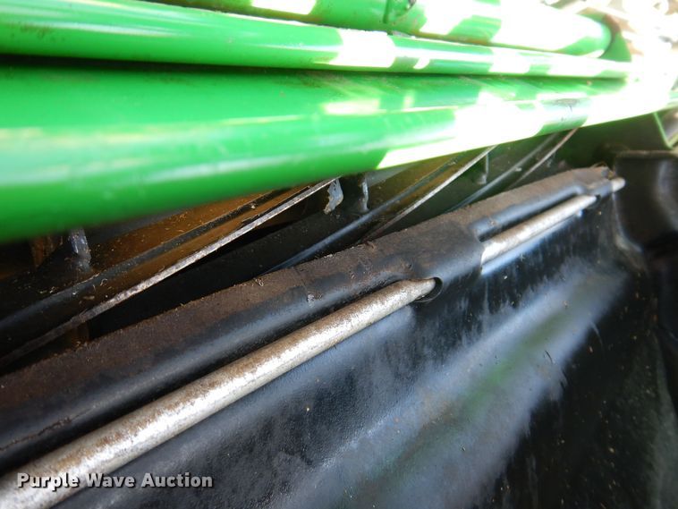 image for item LC9382 2007 John Deere 2500E Hybrid  greens mower