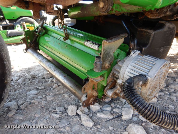 image for item LC9382 2007 John Deere 2500E Hybrid  greens mower