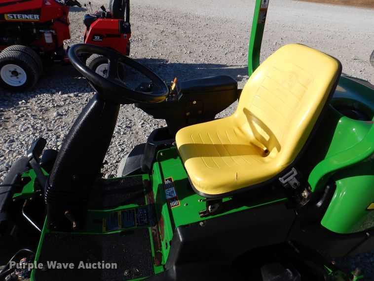 image for item LC9382 2007 John Deere 2500E Hybrid  greens mower