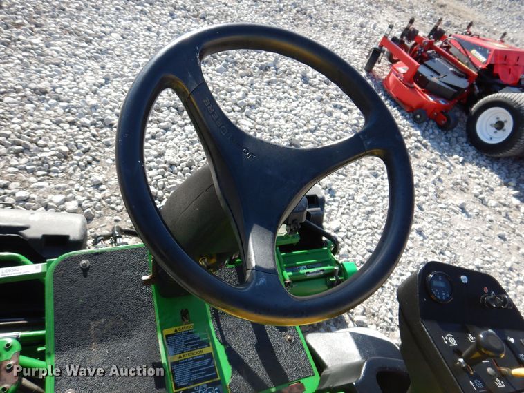image for item LC9382 2007 John Deere 2500E Hybrid  greens mower
