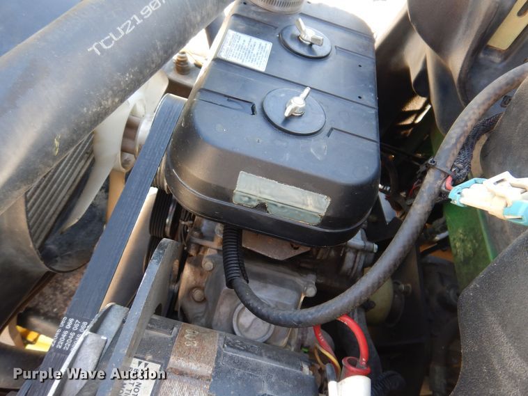 image for item LC9382 2007 John Deere 2500E Hybrid  greens mower