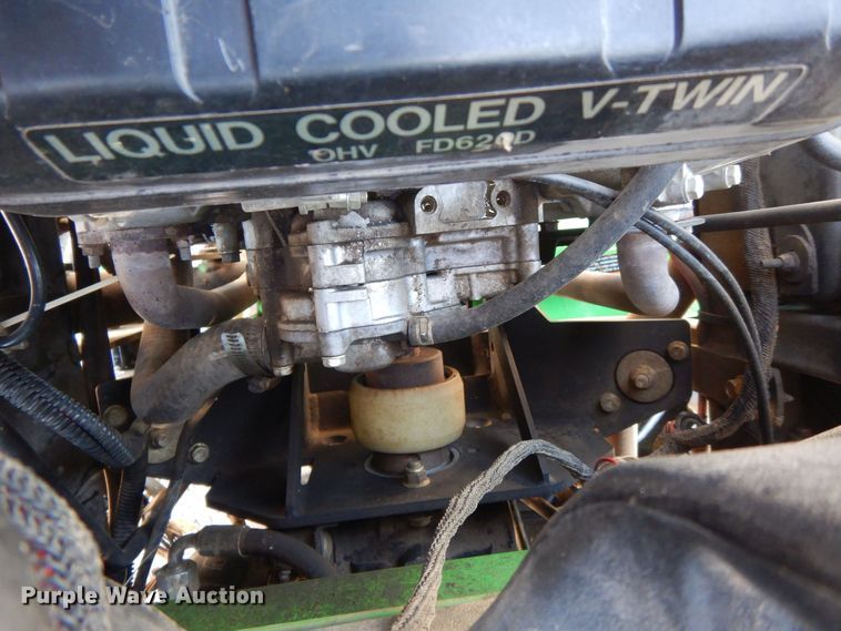 image for item LC9382 2007 John Deere 2500E Hybrid  greens mower