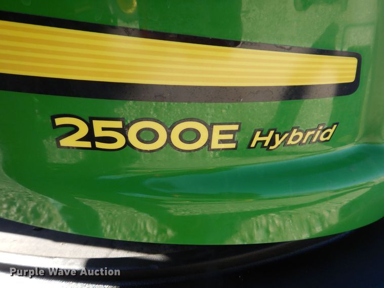image for item LC9382 2007 John Deere 2500E Hybrid  greens mower