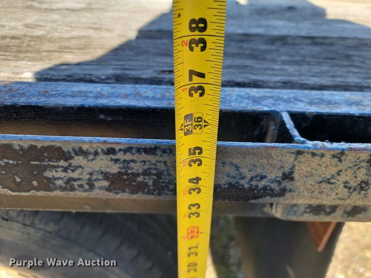 image for item LD9061 1998 West Wind Trailer  equipment trailer