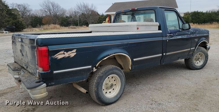 image for item LD9066 1995 Ford F150  pickup truck