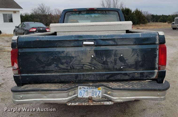 image for item LD9066 1995 Ford F150  pickup truck