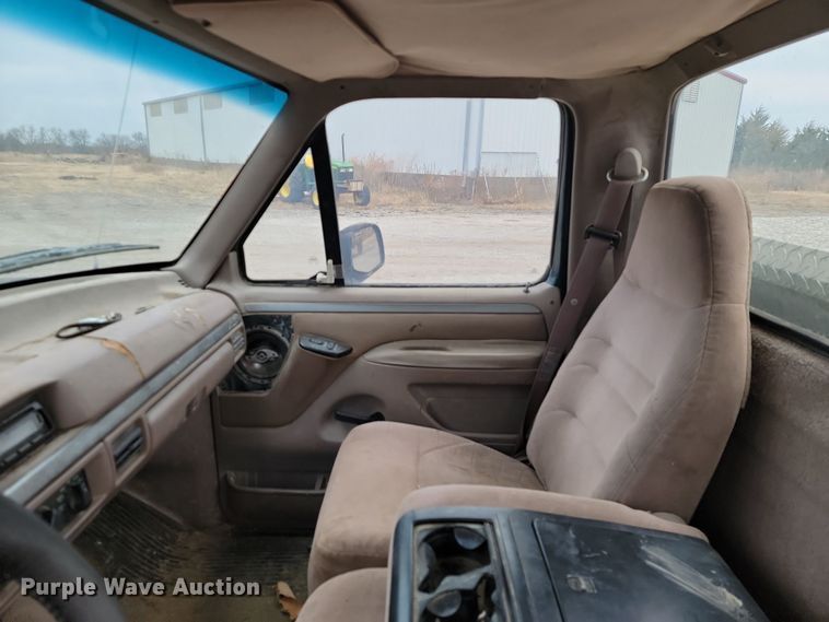 image for item LD9066 1995 Ford F150  pickup truck